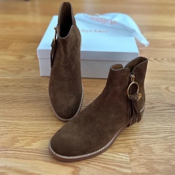 See By Chloé NIB Louise Flat Suede Booties (38/8) - Picture 6 of 16